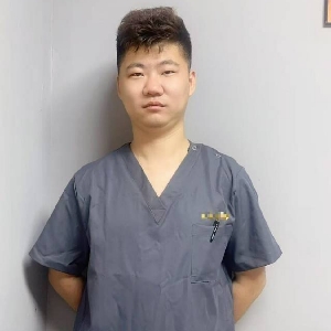 于泽群